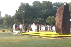 Congress pays tributes to Indira Gandhi on 41st death anniversary at Shakti Sthal