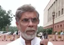 कांग्रेस सांसदों का एनडीए पर हमला: शिक्षा, रोजगार और गृह मंत्री की अनुपस्थिति पर सदन में उठे सवाल