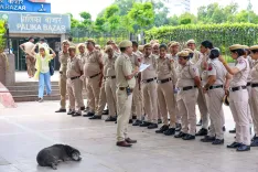 कनॉट प्लेस प्रदर्शन से ₹200 करोड़ का नुकसान, रेस्तरां मालिक ने दिल्ली हाई कोर्ट में याचिका दायर की