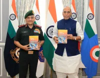 क्या सीडीएस चौहान की किताब साइबर स्पेस, स्पेस-एनेबल्ड ऑपरेशंस और कॉग्निटिव वॉरफेयर पर ध्यान केंद्रित करती है?
