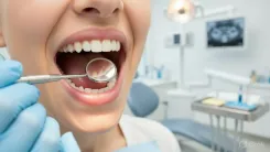 दांतों के इनेमल को नुकसान पहुँचा रही हैं ये सामान्य आदतें, जानें बचाव के उपाय