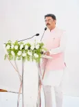 दरभंगा: BJP प्रदेश अध्यक्ष संजय सरावगी ने दिव्यांग छात्रों से किया संवाद, 'सेवा मेरा योगदान' कार्यक्रम में बाँटी कॉपी-कलम