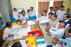 दतिया उपचुनाव: CM मोहन यादव बोले — 'राजा और रंक के बीच की लड़ाई', BJP ने गरीब कार्यकर्ता को उतारा