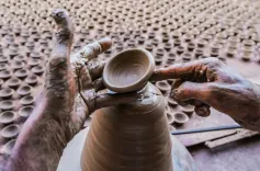 क्या दीपोत्सव से कुम्हारों के घर रोशन हुए हैं, अयोध्या में युवाओं को मिल रहा रोजगार?