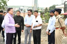 देहरादून: सीएम धामी ने 12 घंटे में पूरे हुए नंदा की चौकी पुल एप्रोच रोड पुनर्निर्माण का निरीक्षण किया