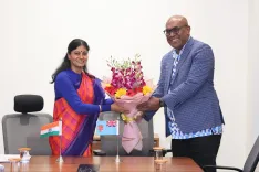 क्या अनुप्रिया पटेल ने श्रीलंका और फिजी के मंत्रियों से महत्वपूर्ण मुद्दों पर चर्चा की?