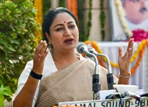 Delhi CM Rekha Gupta orders Fortis Hospital Shalimar Bagh inspection after patient complaint