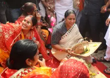 How is Delhi CM Ensuring Grand Chhath Puja Arrangements Along Yamuna Banks?