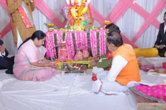 क्या दिल्ली सरकार प्रधानमंत्री मोदी के जन्मदिन पर श्रमिकों को 500 पालना देगी?