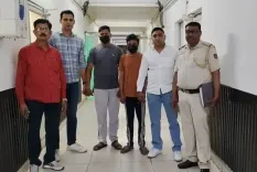 दिल्ली: जगतपुरी पुलिस ने दो अपराधियों को गिरफ्तार किया, मिले विदेशी हथियार