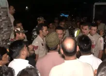 दिल्ली: शालीमार बाग में मदीना मस्जिद पर रात के अंधेरे में बुलडोजर, इमाम बोले — कुरान निकालने का वक्त भी नहीं दिया