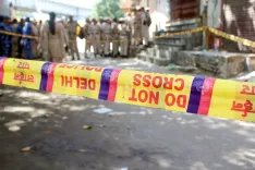क्या दिल्ली के नबी करीम इलाके में डबल मर्डर हुआ? पत्नी और प्रेमी की मौत, पति घायल