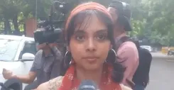 दिल्ली में छात्राओं का सॉलिडैरिटी मार्च: लेडी श्रीराम कॉलेज से उठी जवाबदेही की आवाज़