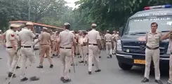 CJP के दिल्ली प्रदर्शन से पहले 45 मेट्रो स्टेशन बंद, जंतर-मंतर के 4 किमी क्षेत्र में इंटरनेट सेवा ठप