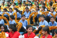 क्या दिल्ली में बढ़ते प्रदूषण के बीच कक्षा 5 तक ऑफलाइन कक्षाएं बंद होंगी?