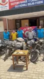 दिल्ली पुलिस ने न्यू अशोक नगर से 2 अंतरराज्यीय वाहन चोर दबोचे, 6 चोरी की बाइक और 5 मोबाइल बरामद