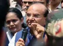 दिल्ली में कांवड़ यात्रा मार्ग पर बिखेरे गए कांच के टुकड़े, उपराज्यपाल विनय सक्सेना ने दिए जांच के आदेश