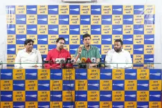 दिल्ली SIR विवाद: AAP का आरोप — 14 लाख गरीब, दलित और प्रवासी मतदाताओं के नाम सूची से हटाए