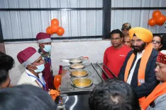 Did Delhi Ministers Sirsa and Pankaj Singh Just Launch ‘Atal Canteens’ in Their Areas?