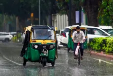 IMD issues thunderstorm alert in 20 states; Delhi-NCR to see light rain today