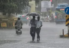 Delhi-NCR weather forecast 18 Sep: Light rain, AQI 'satisfactory'