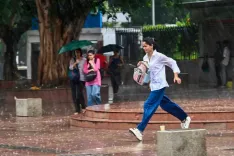 दिल्ली-एनसीआर में बारिश से तापमान गिरा, AQI ग्रीन जोन में; 18 अक्टूबर से मौसम साफ होगा