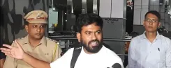 अभिजीत दिपके का दिल्ली पुलिस पर पलटवार: 'वकील से बात माँगने वाला हिस्सा वीडियो से क्यों काटा?'