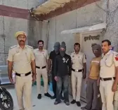 दिल्ली पुलिस ने तीन अलग-अलग ऑपरेशनों में फरार अपराधियों को पकड़ा