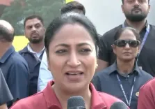 वेदांता हाफ मैराथन 2026: 40,000 धावकों ने जवाहरलाल नेहरू स्टेडियम में दौड़ लगाई, CM रेखा गुप्ता ने दिखाई हरी झंडी