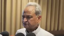 गहलोत का केंद्र पर हमला: 'देश में लोकतंत्र खतरे में, अमित शाह और शेखावत के बयान निंदनीय'