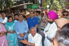 Punjab BJP's Sunil Jakhar protests, calls Development Commission a 'loot centre'