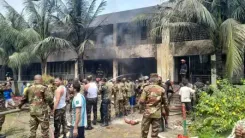 ढाका में बांग्लादेश वायुसेना का एफ7 विमान क्रैश