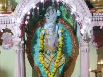 क्या इंदौर का धन्वंतरि मंदिर धनतेरस पर चिकित्सकों को दवाओं को सिद्ध कराने का अवसर प्रदान करता है?