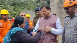 धराली बाढ़ में बंधी दुपट्टे की राखी: अहमदाबाद की धनगौरी ने सीएम धामी को भेजी असली राखी
