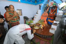 Dharmendra Pradhan Visits Lakshminarayan Temple in Athagad