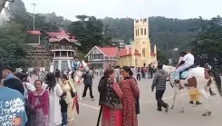 शिमला में उमड़े पर्यटक: दिल्ली की भीषण गर्मी से राहत को वीकेंड पर पहाड़ों का रुख