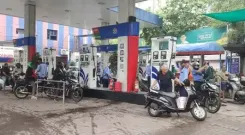 दिल्ली में पुरानी गाड़ियों पर सख्ती, ज्यादातर लोग बोले- आवश्यक और सार्थक कदम