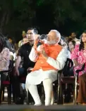 पंडित दीनदयाल उपाध्याय की 110वीं जयंती: PM मोदी 'भजन क्लबिंग' में शामिल, खंजरी भी बजाई