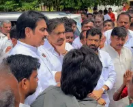 Should the state government provide immediate assistance of Rs 50,000 per acre to flood-affected farmers?
