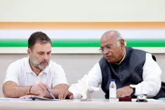 Congress picks Kerala CM: High-stakes talks at Kharge's residence begin