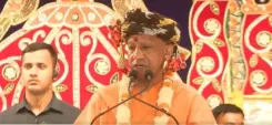 योगी आदित्यनाथ की विजयादशमी शोभायात्रा: गोरखपुर में मुस्लिम-सिंधी समाज ने की पुष्पवर्षा, 10 लोक कला दलों ने किया स्वागत