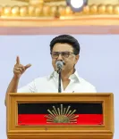 क्या डीएमके ने टीवीके नेता आधव अर्जुन के बयान पर उठाए प्रश्न?