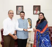 Donors hand CM Fadnavis ₹51,000 cheque for drought relief