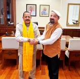 Dr. Jitendra Singh meets LAHDC Kargil chief on UT issues