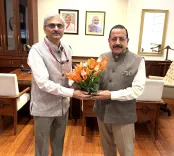 Dr. Jitendra Singh meets outgoing CVC Srivastava, hears reform brief