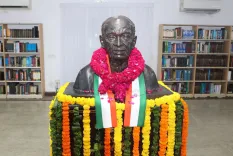 Dr. Jitendra Singh pays tribute to Sardar Patel at IIPA meet