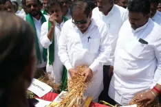 Karnataka drought: ₹2,500 released to 50 lakh farmers, state seeks ₹12,000 crore from Centre