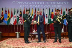 डीएसएससी के 81वें स्टाफ कोर्स का दीक्षांत समारोह, रक्षा सचिव ने अधिकारियों को दी शुभकामनाएं