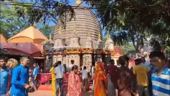 दशमी पर कामाख्या मंदिर में उमड़े श्रद्धालु, 51 शक्तिपीठों में सर्वोच्च धाम में दुर्गा पूजा का समापन