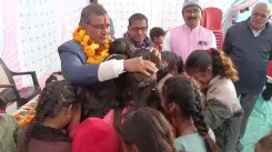 Why Did Students in MP’s Rewa Bid an Emotional Farewell to Their Beloved Teacher?